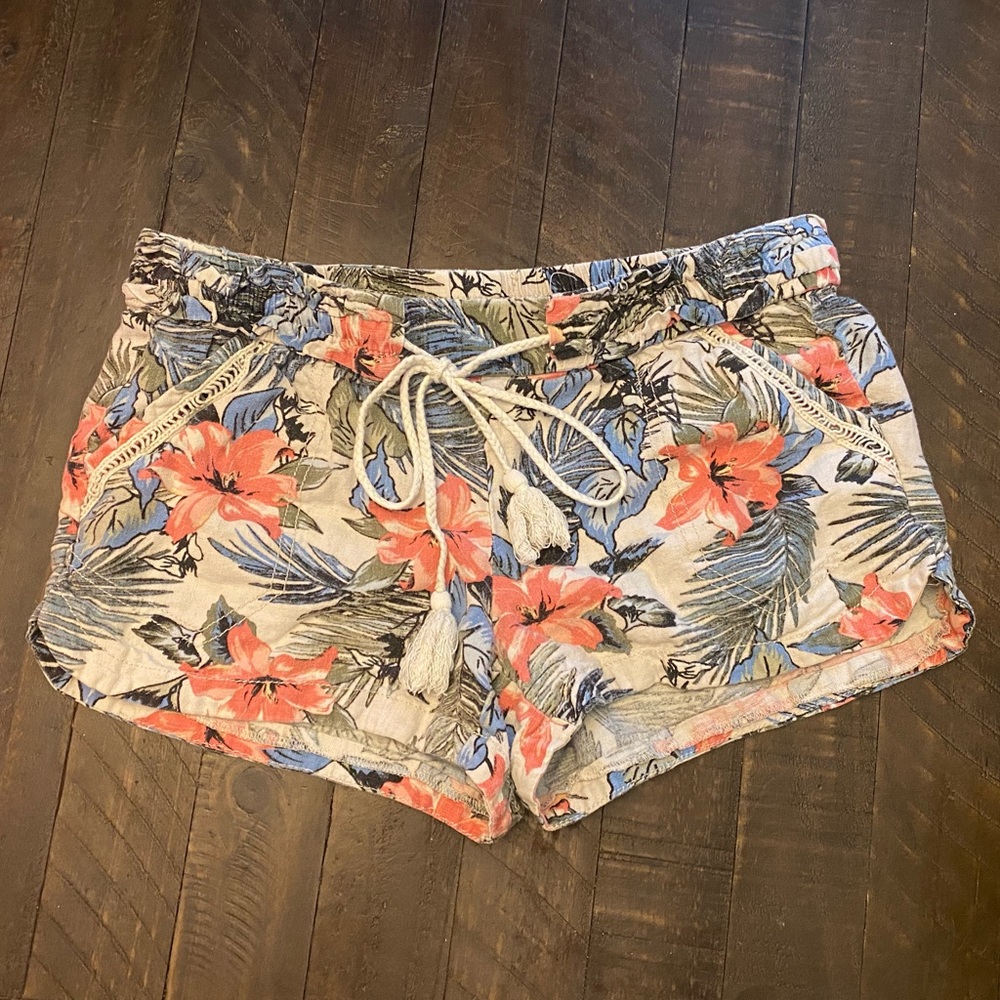 Jolt Drawstring Shorts - Floral/Tropical